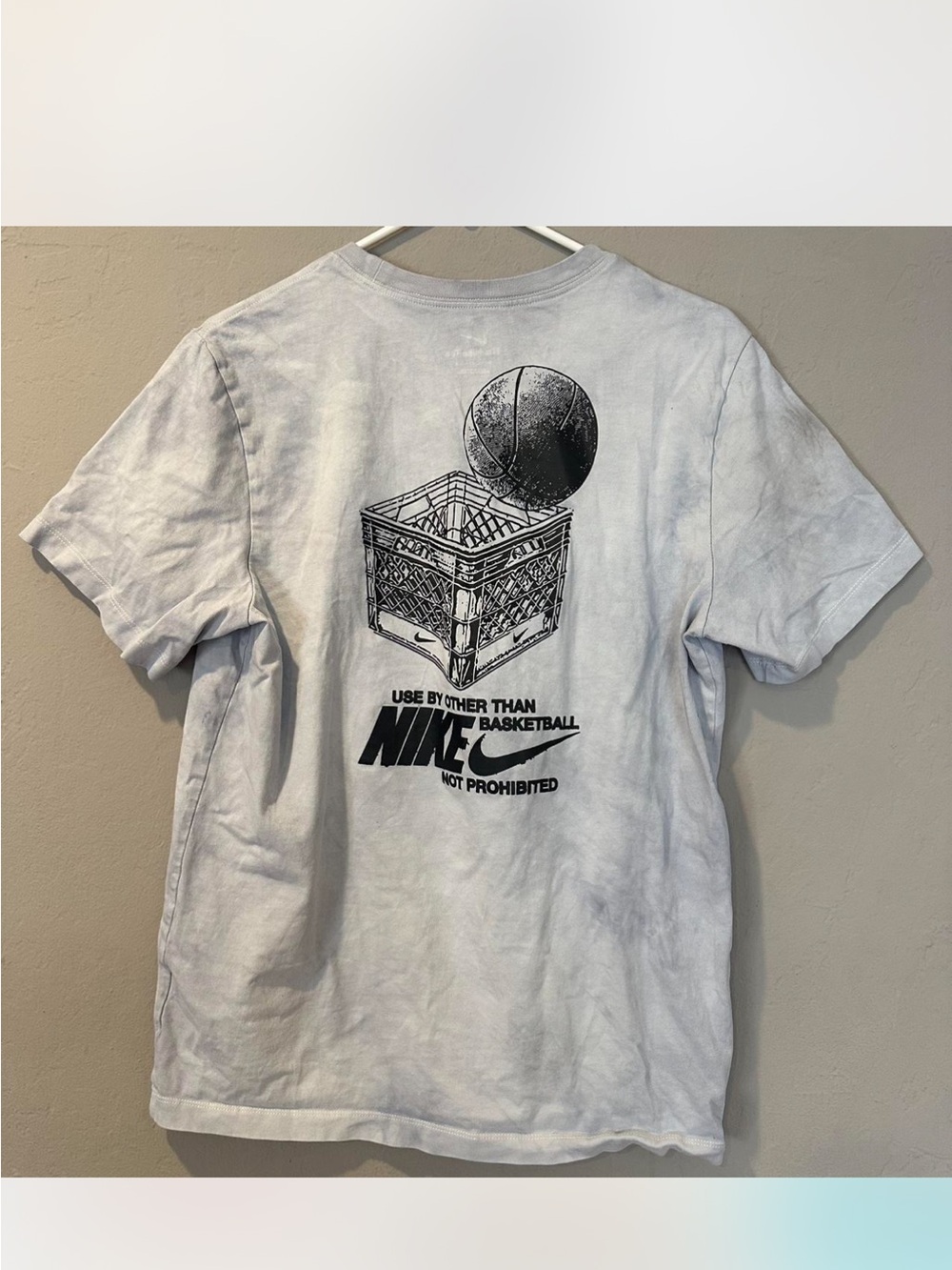 Nike Men's Light Gray Tie-Dye Graphic Short Sleeve Tee - Picture 2 of 3